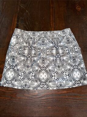 UV Skins Skin Grey & White Geometric Mini Skirt